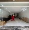 Cho thuê nhà mặt phố Nguyễn Văn Tuyết, Trung Liệt, Đống Đa. DT 45m x 6 tầng, giá 32tr