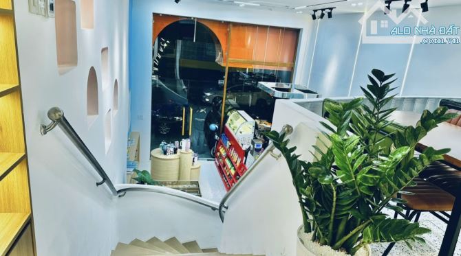 🚧Nhà 4 tầng Nguyễn Thị Minh Khai - Gần Hải Phòng - Đang cho thuê 45 triệu/tháng - Gọi Bi