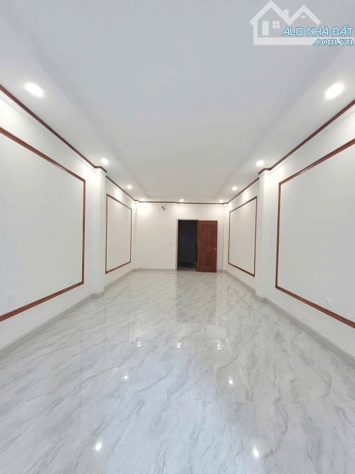 Khúc thừa dụ Cầu Giấy 50m2 x 7 tầng  thang máy gần ô tô giá 19tỷ5. - 1
