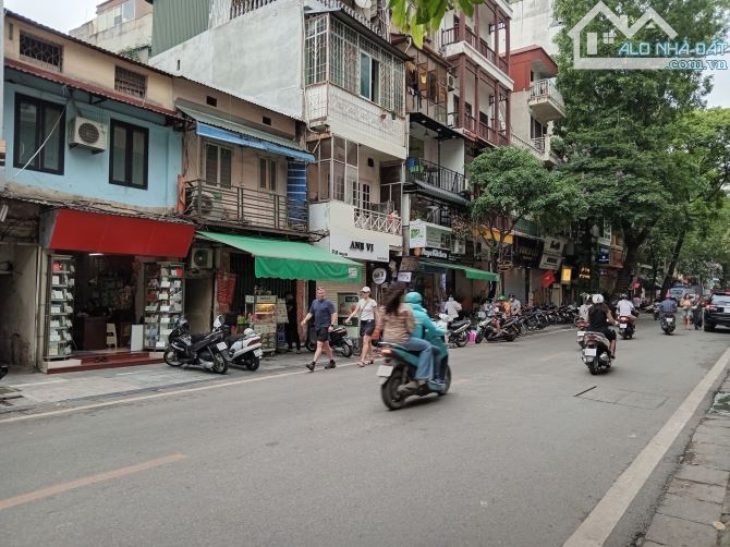Bán nhà mặt phố Hàng Gà DT 493m2 -  MT 16.5m - Giá 210 tỷ - SIÊU VIP - DIỆN TÍCH LỚN