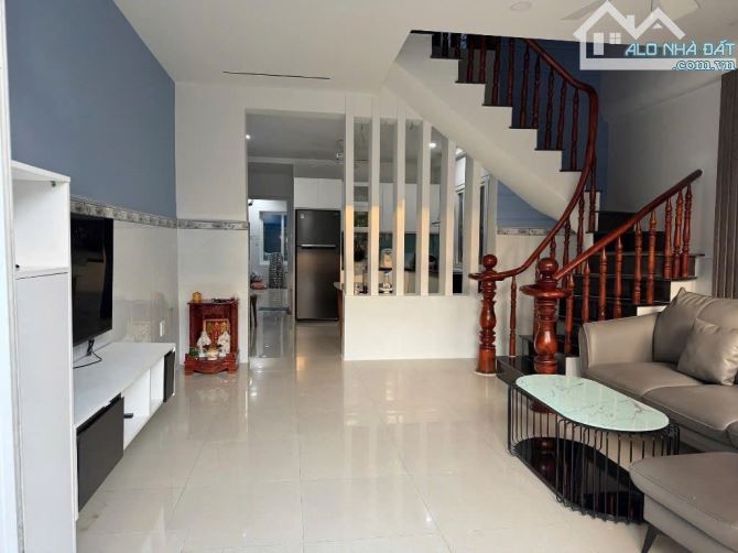 Nhà Phố 2 Tầng - 5x20 - Gần Trung Tâm Quận 7 - Nhỉnh 5 Tỷ