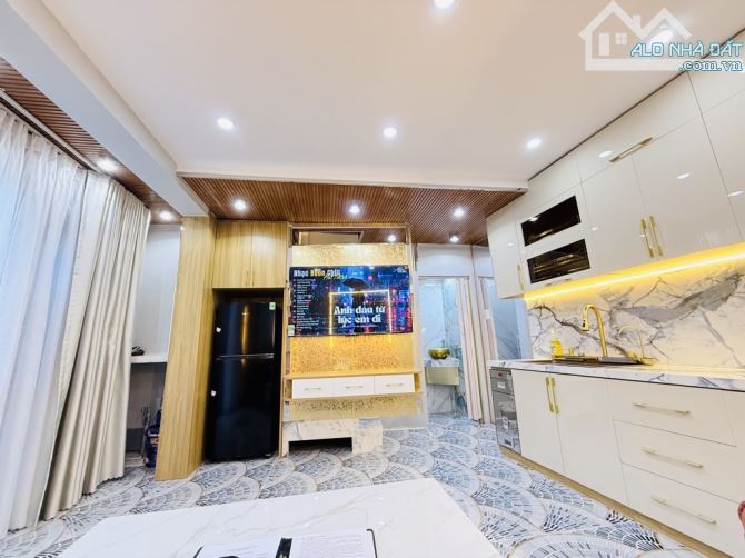 Nhà mặt tiền hẻm xe tải, sát Âu Cơ, quận Tân Bình