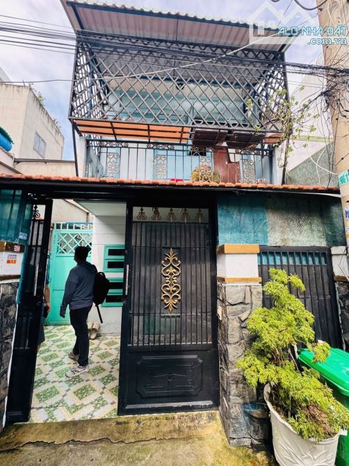 🏦HÓC MÔN TRUNG CHÁNH MỘT SỆT ĐƯỜNG XÓM BẮP TRỆT LẦU NGANG 4,5x15 =67 m2 DTCN 65 m2 GIÁ CH