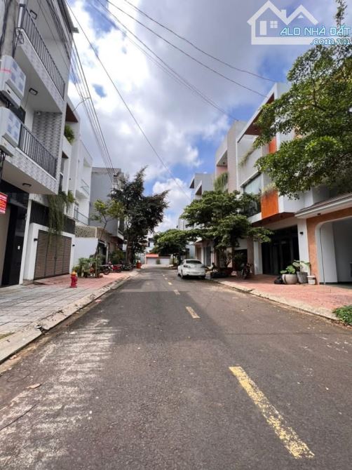 D3 đấu giá Hà Huy Tập, H: Tây Bắc, Giá chỉ: 5 tỉ 100 triệu