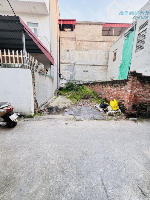 🔥CƠ HỘI VÀNG – GIÁ SIÊU HỜI🔥  Chỉ 3,15 tỷ sở hữu ngay 40m² Đặng Xá – Gia Lâm, ô tô thông