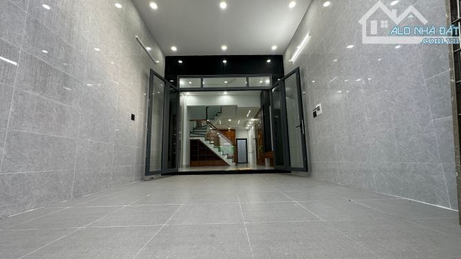 BÁN NHÀ MỚI 4PN, NỘI THẤT GỖ HƯƠNG,ĐƯỜNG 160, TĂNG NHƠN PHÚ A, GIÁ CHỈ 8.2 TỶ,XE TẢI TỚI T