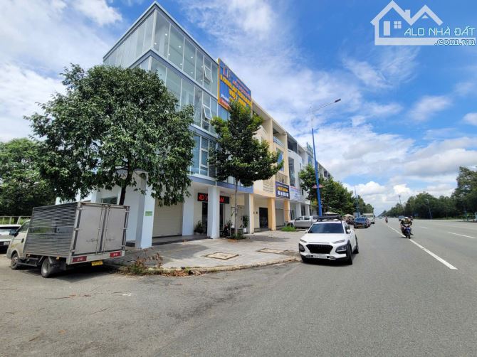 Nhà Phố Lô Góc 4Tầng Thang Máy MT Lê Lợi Sát TT HC Mới BD CS 2 TP HCM