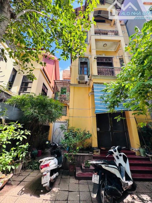 Lạc Long Quân – đất 165m², lô góc, ô tô vào nhà – apartment cao cấp