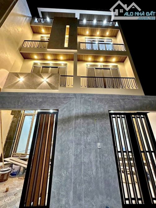 Bán nhà 4 tầng xây mới phố miếu hai xã