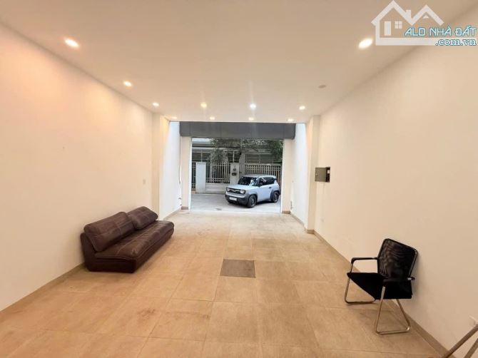 Bán nhà Lạc Long Quân - Xuân La - 29 Tỷ - 90m - thang máy - Ô tô tránh, 2 thoáng