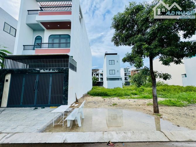 Bán đất đường D1A KĐT Hoàng Long giá 4 tỷ 600 đường 13m