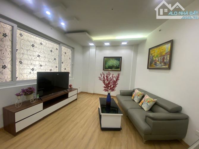 Cho thuê nhà Đình Đông, Bạch Mai 5 tầng x 32m2, 3PN, 14 Triệu