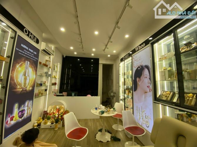 Nhà 02 Tầng Măt tiền Trần Quang Khải, Trung Tâm Ngã 6, Huế