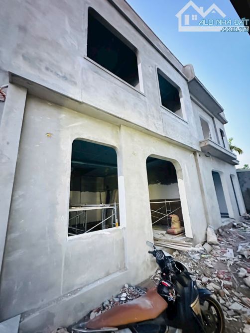🏘️ Siêu phẩm nhà 2 tầng gần mặt trục  Quốc Tuấn full nội thất tầng 1 👉 Nhà xây hiện đại