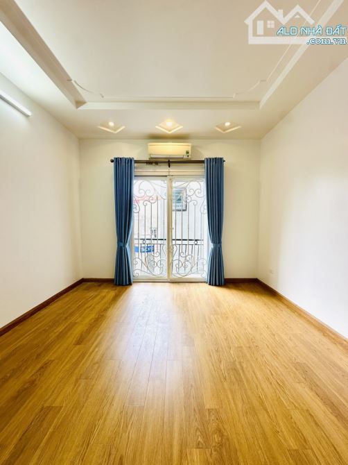(Hiếm) 44m2×4T NGỌC THỤY, LB,  NHÀ DÂN XÂY CHẮC CHẮN, VỊ TRÍ TRUNG TÂM, GẦN CẦU ĐÔNG TRÙ,
