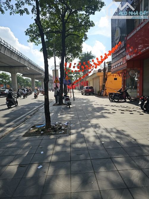 💥Mặt Đường Hồ Tùng Mậu – Vỉa Hè Rộng – Kinh Doanh Đỉnh Cao – 45m², Giá Chỉ 24.7 Tỷ💥