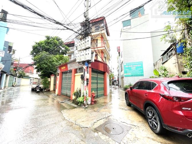BÁN NHÀ THẠCH BÀN 32M2, 5 TẦNG Ở NGAY, GARA Ô TÔ, 7.2 TỶ