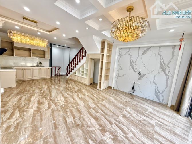 🏠Ngọc thụy, 🫱38m2, x 5 tầng, full nội thất.  giá  🫱7,85 tỷ, oto cách 15m, ngõ thông,sổ