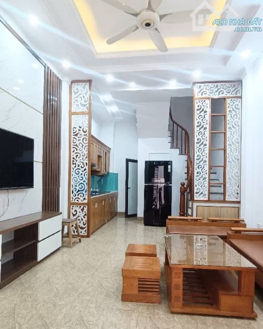 BÁN NHÀ THẠCH BÀN 35M2, 5 TẦNG NHÀ ĐẸP Ở NGAY, GẦN Ô TÔ, 6.18 TỶ