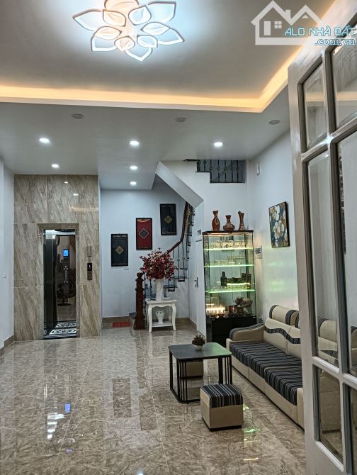 BÁN NHÀ ĐƯỜNG LÁNG-ĐỐNG ĐA- THANG MÁY-45M2-6T-MẶT TIỀN 4.6M- GIÁ 13.5 TỶ