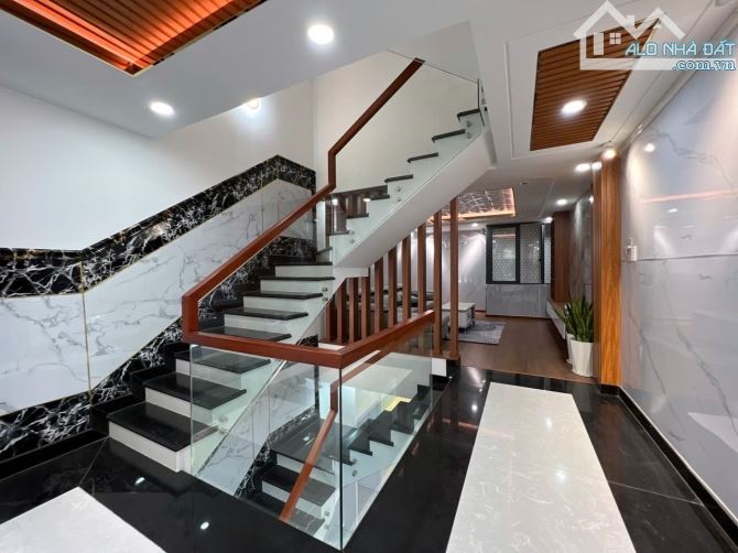 TRƯỜNG CHINH - CỘNG HÒA - TÂN BÌNH - 68M2 ( 4 ❌ 17 ) 5 TẦNG FULL NỘI THẤT MỚI Ở NGAY