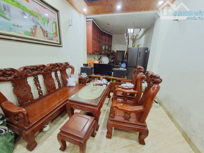 Nhà 50m2 x 5 Tầng.MT 5 mét Ô TÔ ĐỖ CỬA - THANG MÁY