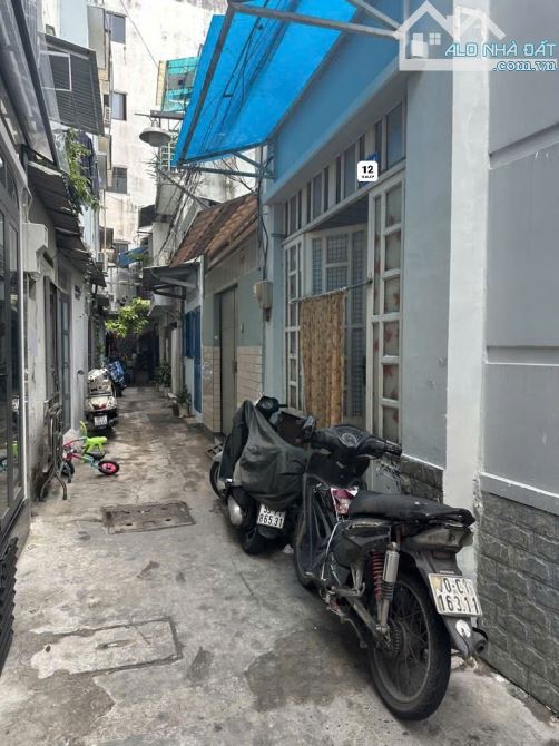 NHÀ ĐẸP PHAN ĐĂNG LƯU , GẦN 30M2 , SÁT MẶT TIỀN , NHĨNH 3 TỶ , THÔNG VẠN KẾP, BÌNH THẠNH .