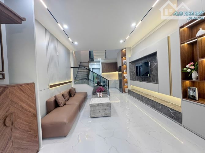 Bán nhà gần chợ 2 tầng 3ty410tr đường Phùng Văn Cung Phú Nhuận | 56.6m2 | shr
