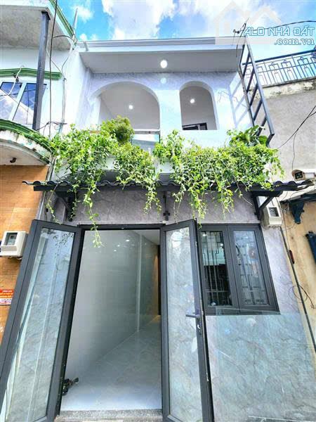 NHÀ ĐẸP GÒ VẤP , ĐỐI DIỆN VICOM QUANG TRUNG , DTSD 40M2 , CHỈ 2.X TỶ , BTCT SỔ A 4 .