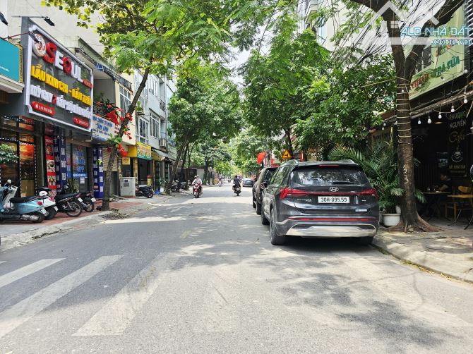 Bán nhà MP Phú Diễn 55mx5T, phân lô vỉa hè ô tô tranh, KD đắc địa, 18 tỷ.