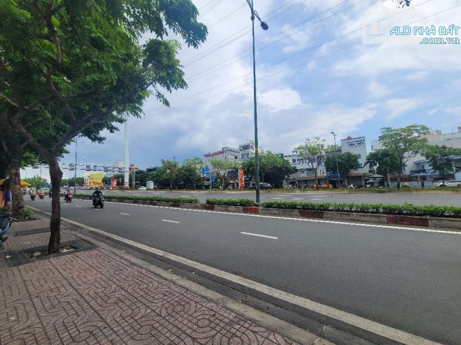 BÁN ĐẤT MTKD NGAY ĐƯỜNG PHAN VĂN TRỊ VÀ PHẠM VĂN ĐỒNG - BÌNH THẠNH  - 10M × 9M - NHỈNH 15