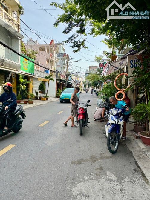 Cho thuê Nguyên Căn Góc 2Mặt Tiền Đường Kinh Doanh Buôn Bán