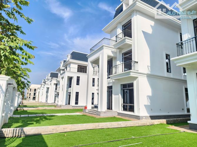 Biệt thự song lập HUD Mê Linh,300m2,giá chỉ từ 6xtr/m,view trường mầm non,nhận nhà ở luôn