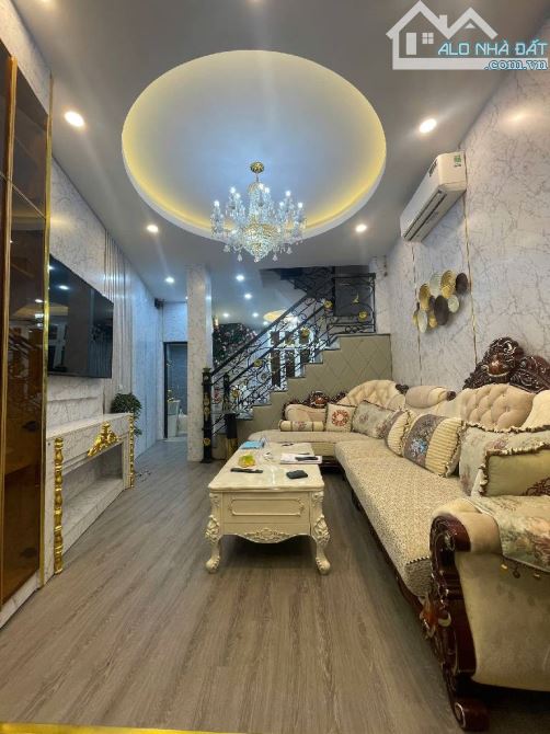 Bán nhà đẹp phân lô Ngã Tư Vọng! 50m2 x 5 tầng chỉ 14..tỷ - Một nhà ra phố, ô tô đỗ cửa