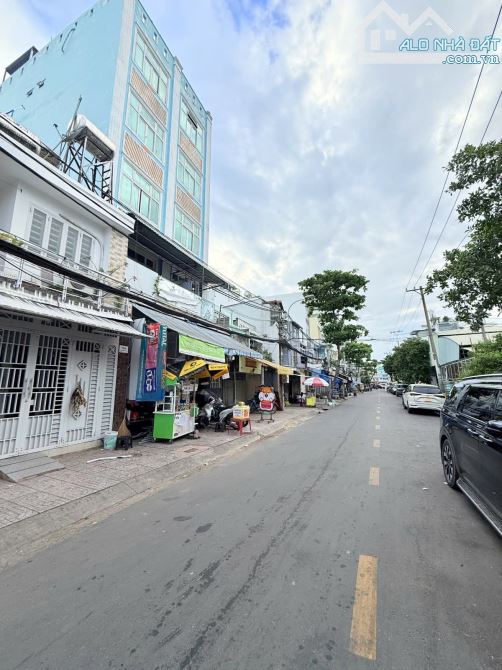 Bán nhà lô góc mặt tiền Dương Bá Trạc phường 1 Quận 8, 4x15m 55m2 chỉ 7,95 Tỷ