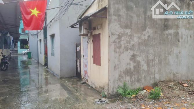 Bán đất Phố Trạm Long Biên 50m MT 4m 9.5 tỷ ô tô vào đất