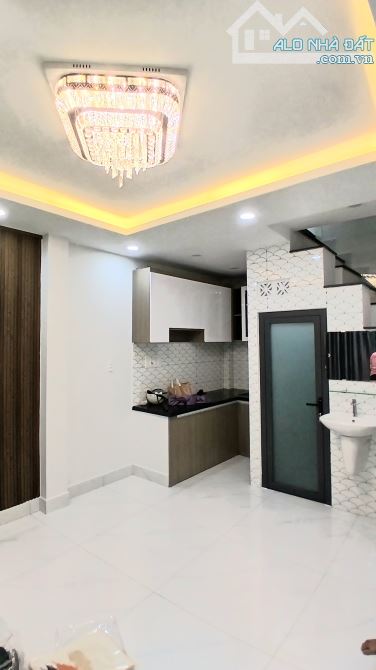 30m2 ra mặt tiền đường 3 tầng full nội thất gần Phan Đăng Lưu