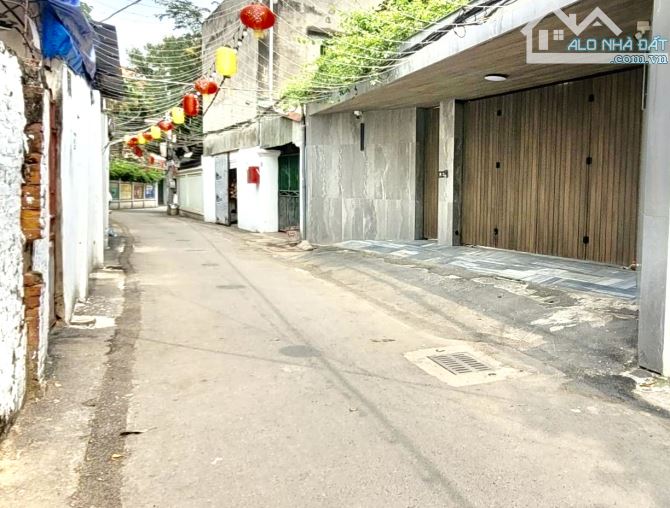 Gấp Bán Nhanh Mảnh Đất Đẹp Cổ Linh 107m2-Mặt Tiền 5.3m-chỉ hơn 10 tỷ-Ô TÔ-50m Ra MẶT PHỐ