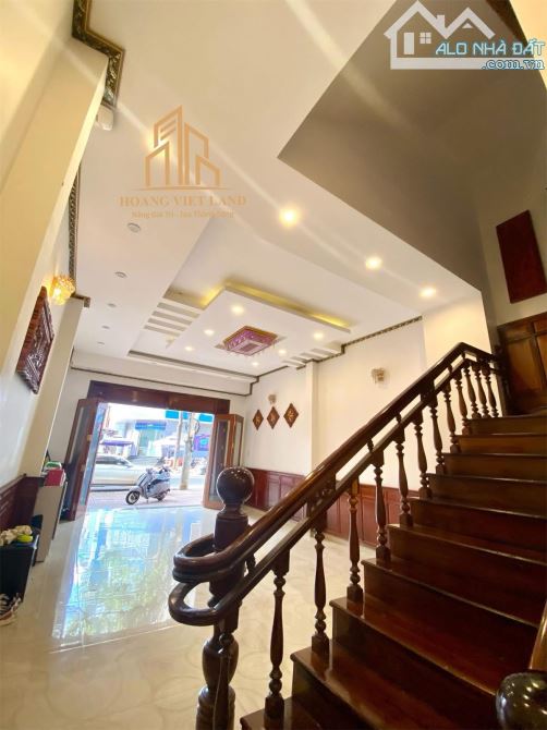 NHÀ 1 TRỆT 3 LẦU MẶT TIỀN ĐƯỜNG NGÔ QUYỀN - ĐỐI DIỆN HOA VIÊN GẦN TRẦN KHÁNH DƯ