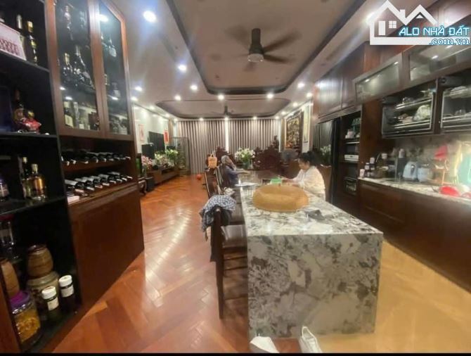 BÁN GẤP NHÀ PHÂN LÔ PHẠM TUẤN TÀI, ÔTÔ VÀO NHÀ, KINH DOANH, DT 48M2, MT RỘNG, GIÁ 15 TỶ