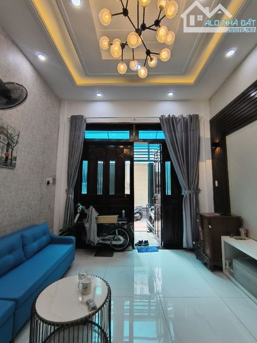 NHÀ ĐẸP LUNG LINH GẦN EMART, Quang trung - Gò Vấp - 5 tầng - 3PN,4WC - DT 60m2