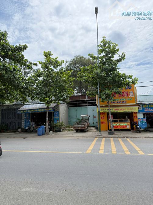🔥Mặt Tiền KD Nguyễn Thị Minh Khai 5x22 110m2 đoạn đông dân cực SUNG - Dĩ AN