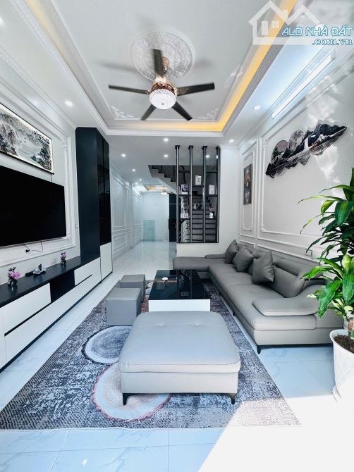 Siêu phẩm Quỳnh Đô Đại Thanh 50m 3 tầng cực đẹp nội thất lung Linh Về ở Ngay