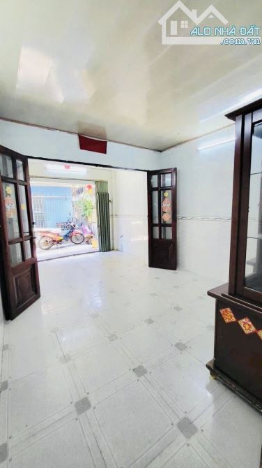 Chỉ 3 tỷ 6 sở hữu ngay căn nhà 2 tầng Sổ hồng riêng Quận 7