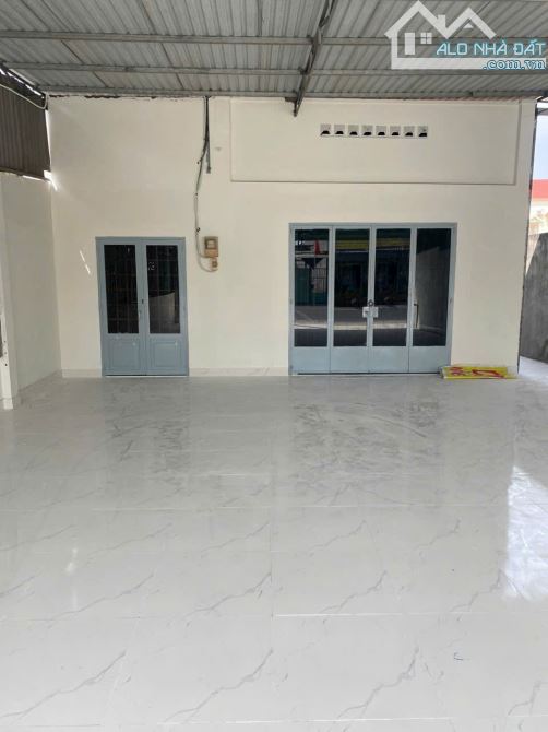 Nhà mặt tiền đường Hugo tổng dt 520m2 ( có 254m2 thổ) xã Trung An giá 8,4 tỷ