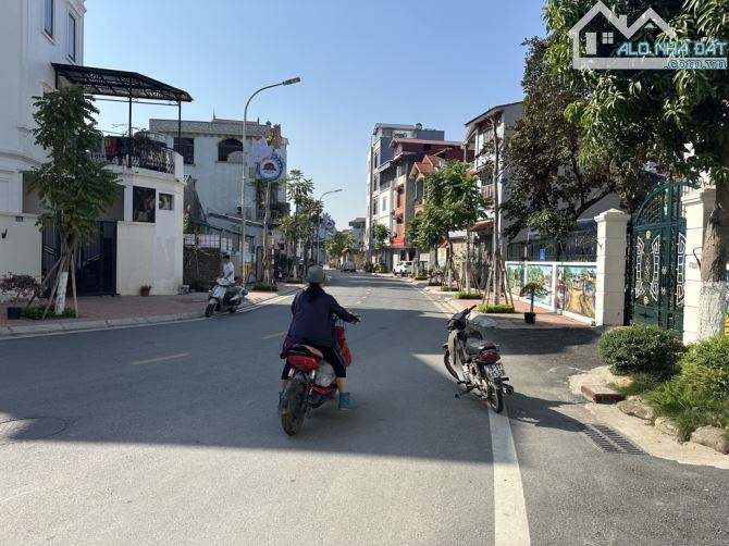 Chính chủ bán đất Phúc Lợi, Long Biên 66m2- 2 thoáng - ô tô 7 chỗ ngủ trong đất - ngõ thôn