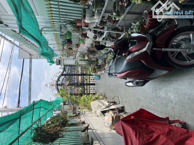 Bán nhà mặt tiền Phú Định, phường 16, quận 8, nở hậu.