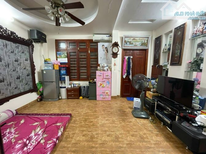 🌸 Bán nhà hiếm Yên Hòa, Cầu Giấy – Ngõ rộng, ô tô đỗ cửa – 33m² x 5 tầng, MT rộng