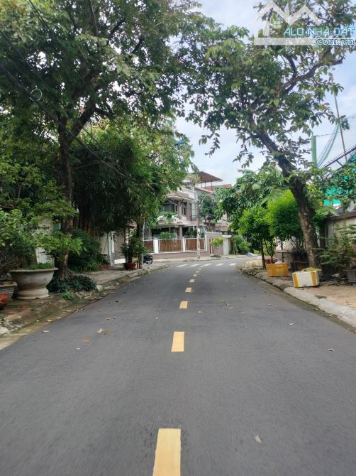 Bán Đất Mặt Tiền đường số khu Trung sơn DT:10x20 - giá : 26 tỷ TL cạnh quận 7