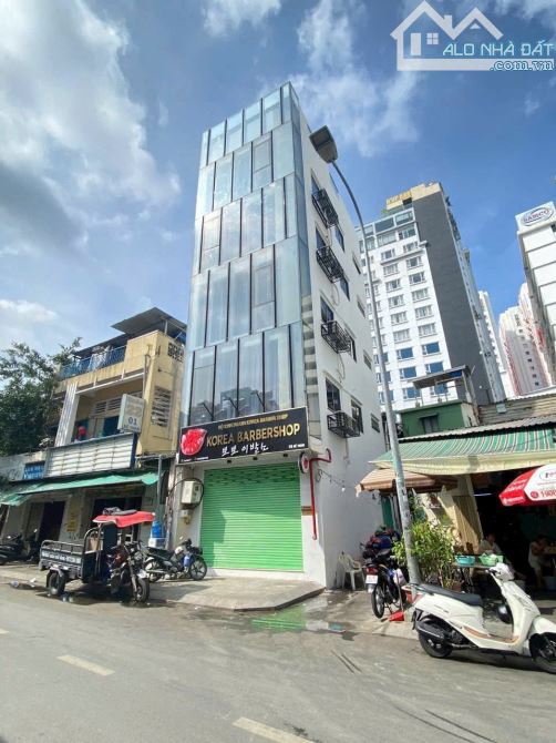Bán Gấp Tòa Nhà Quận 1, Giảm Hẵn 5 Tỷ, Ngang 5,5M Ngay Khu Phố Tây Chỉ còn 32 tỷ